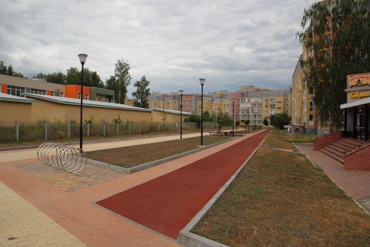 Бульвар в МКР-15 - 01.jpg Бульвар в МКР-15 - 01.jpg